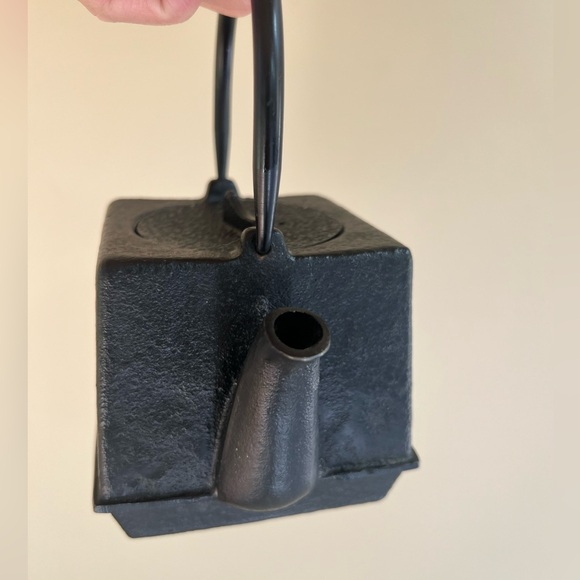 Vintage Solid Cast Iron Tea 🖤 Kettle Asian Japanese Teapot Enameled interior - Picture 4 of 8